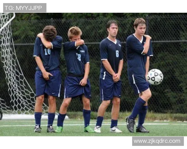 足球场上的搞笑明星那些让人忍俊不禁的奇特面孔与精彩瞬间