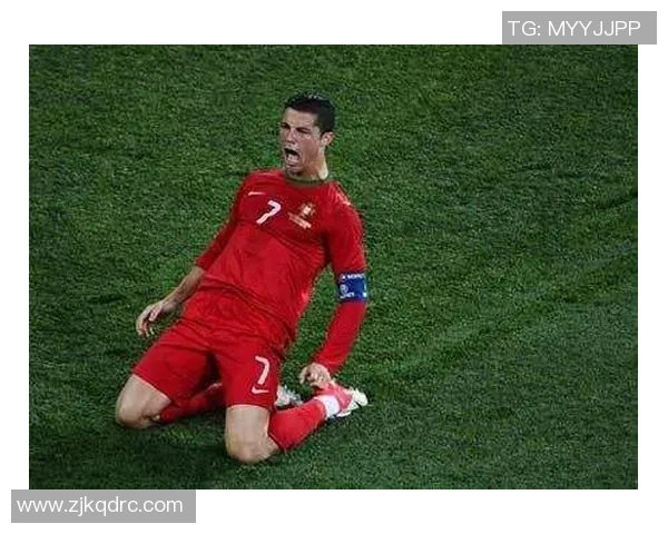 从贫民窟到足球巨星：C罗的奋斗与荣耀之路