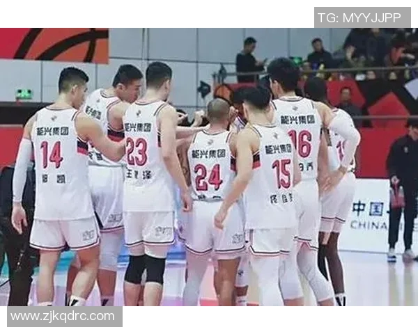 全国锦标赛回顾：北京篮球队灵活性展现出色战术执行力与团队配合